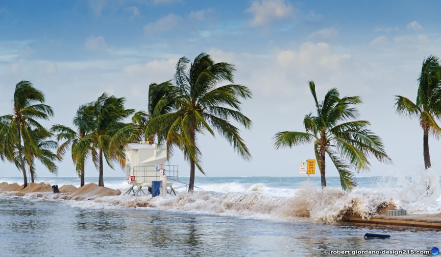 Oct 26 2012 Waves Spill Over Wall - A1A Flooding, Fort Lauderdale