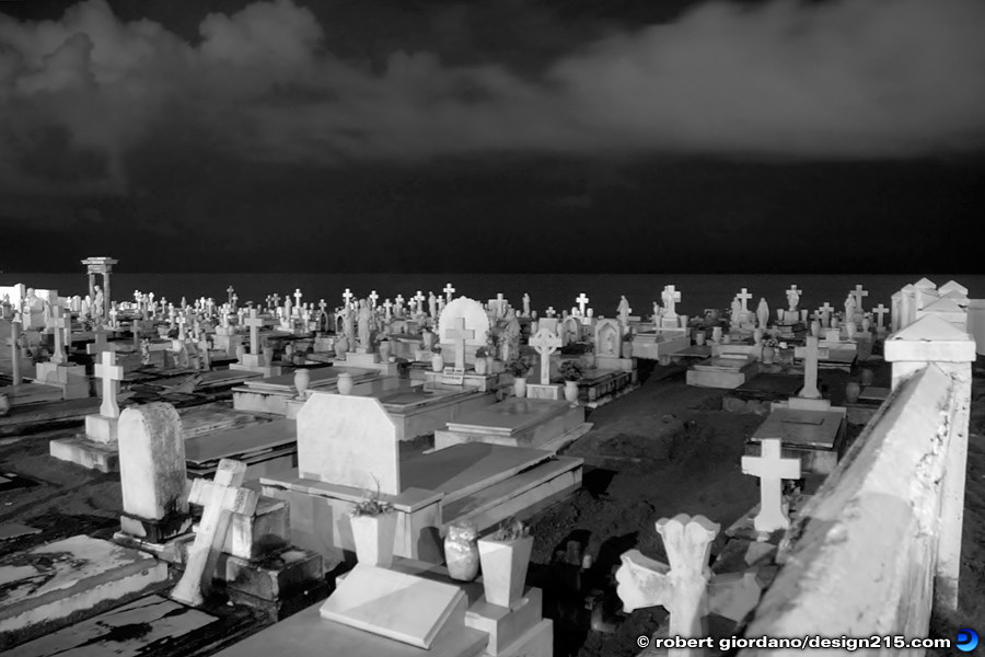 Santa Maria Magdalena de Pazzis Cemetery - Travel Photography