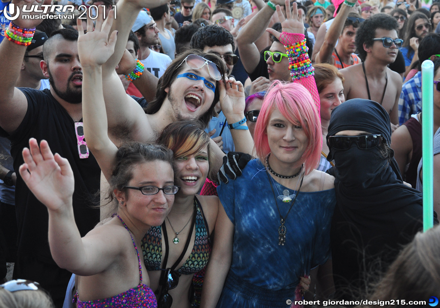 People at Ultra, Day 2 #0864 - 2011 Ultra Music Festival