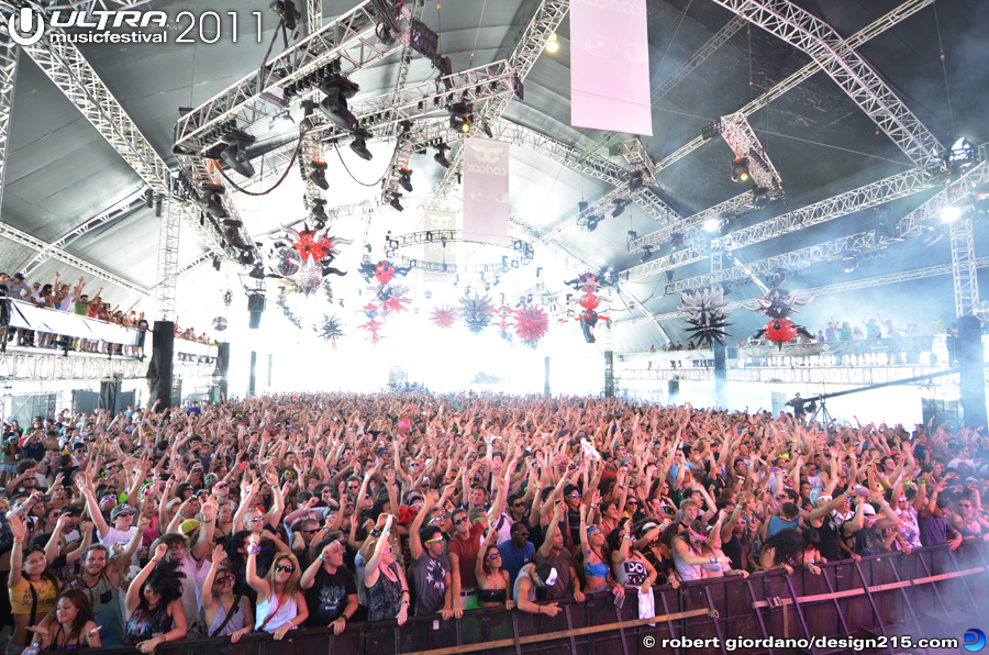 Steve Aoki, Carl Cox Tent #2224 - 2011 Ultra Music Festival