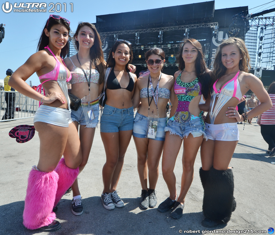 People at Ultra, Day 3 #2993 - 2011 Ultra Music Festival