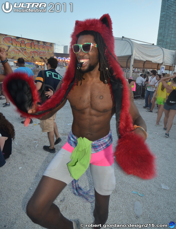 People at Ultra, Day 3 #3187 - 2011 Ultra Music Festival