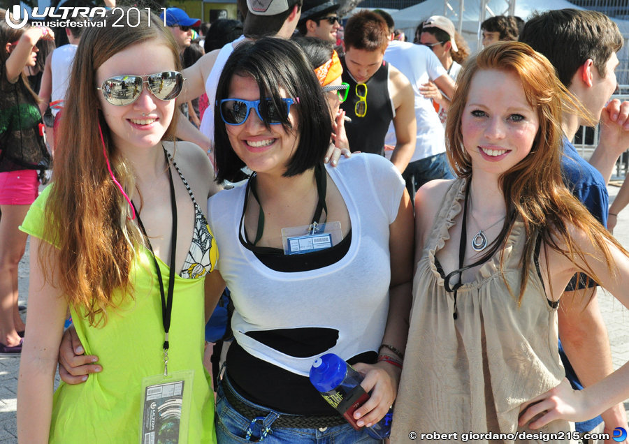 People at Ultra, Day 1 #9939 - 2011 Ultra Music Festival