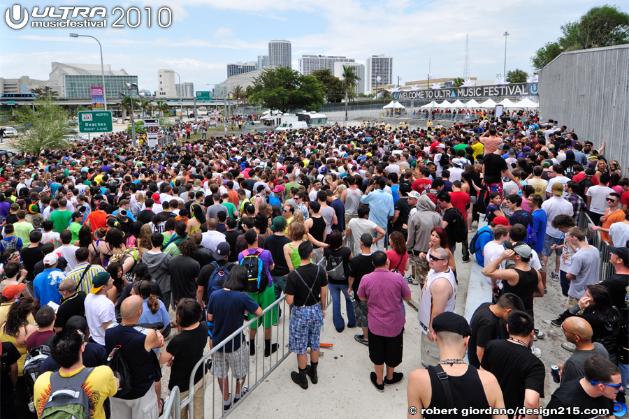 Ultra Main Gates, Day 1 - 2010 Ultra Music Festival