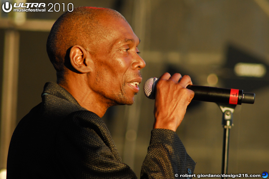 Maxi Jazz on the Main Stage, Day 2 - 2010 Ultra Music Festival