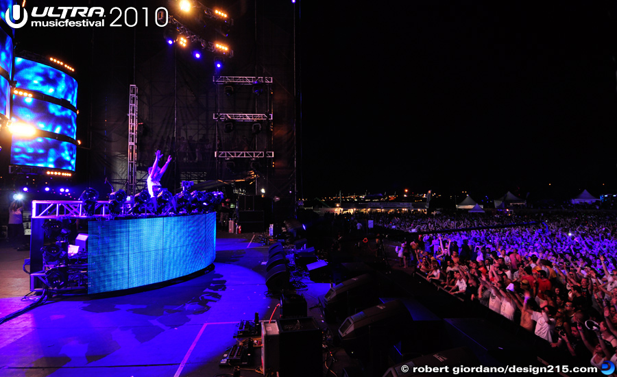 Armin Van Buuren, Main Stage, Day 2 - 2010 Ultra Music Festival